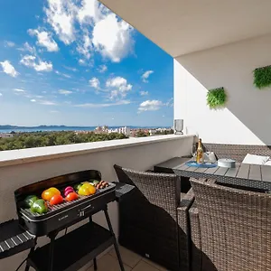 Appartement Stella Maris 2bdr, Balcony, Sea View, Garage, Bbq, Zadar