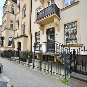 victus-apartamenty-apartament-antique-1.sopothotels.com/